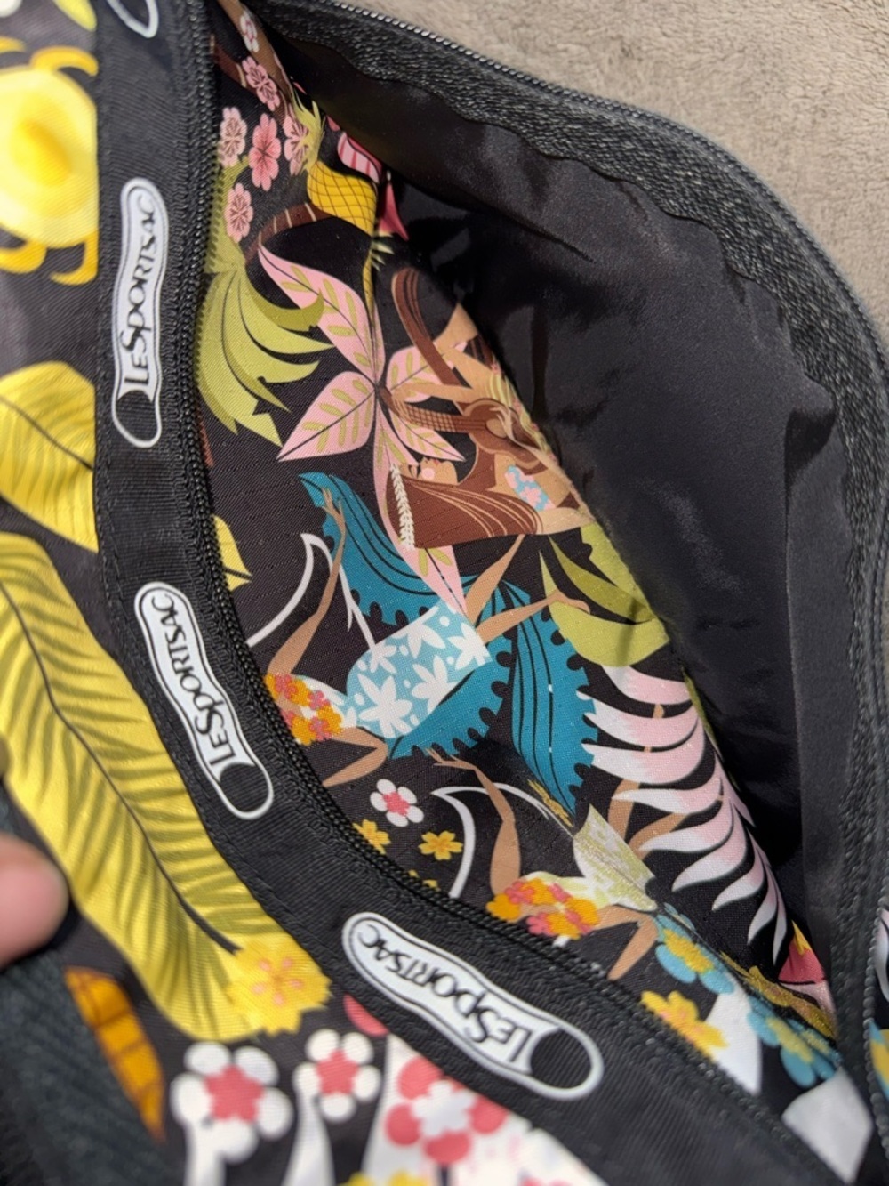 LeSportsac Hawaii Exclusive shoulder or crossbag featuring the Wahine Hula print - Picture 7 of 9